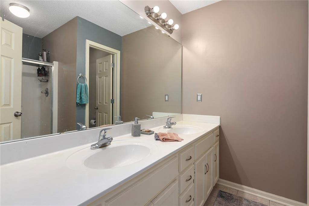 205 Echo Ridge Buckner, MO 64016 - Photo 19 of 28