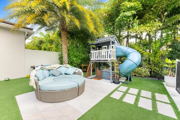 a view of a entryway door of the house