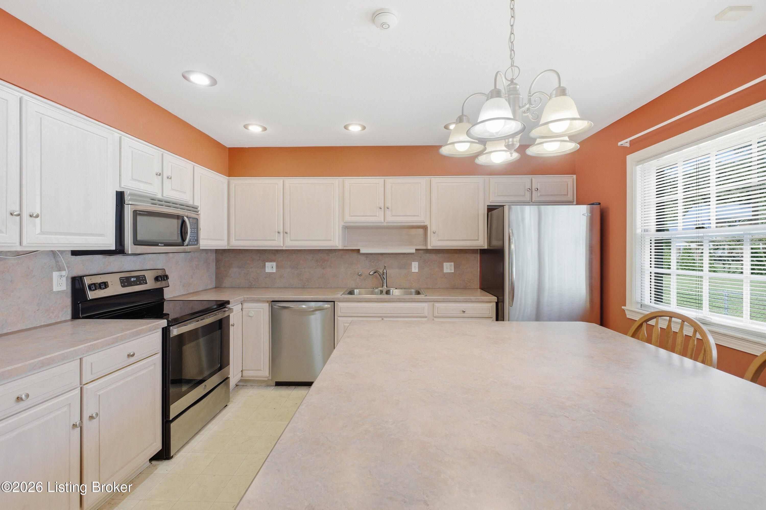 3217 Dundee Road Louisville, KY 40205 - Photo 18 of 73 15_3217dundee_louisvillerealestatemedia_