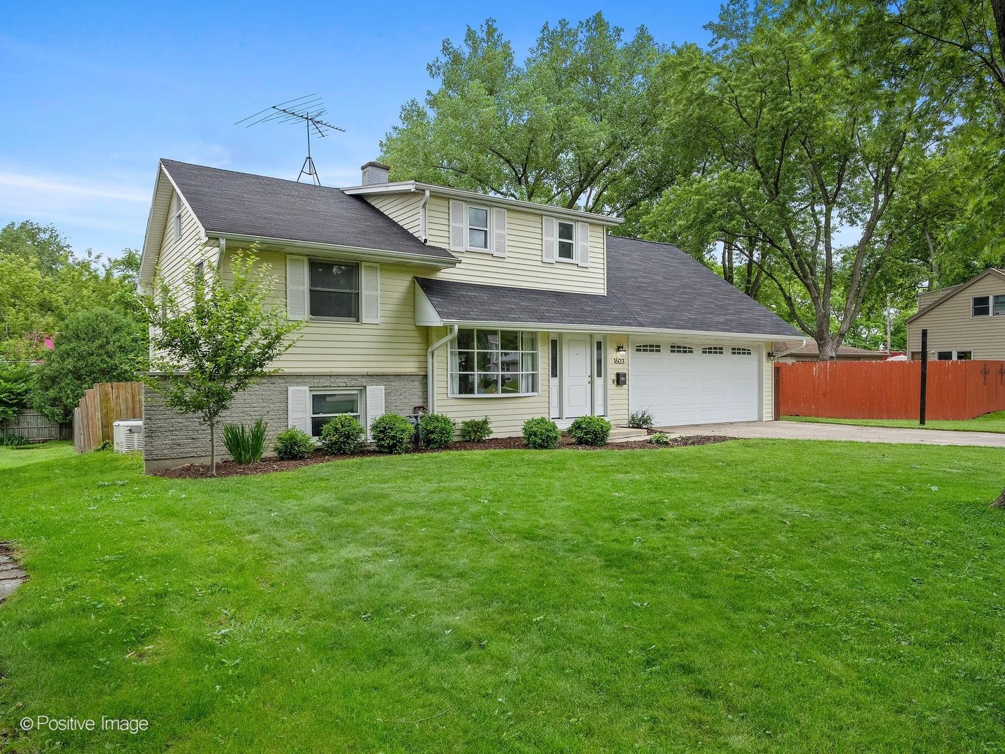 1603 Beecher Avenue Wheaton, IL 60187 - Photo 1 of 2