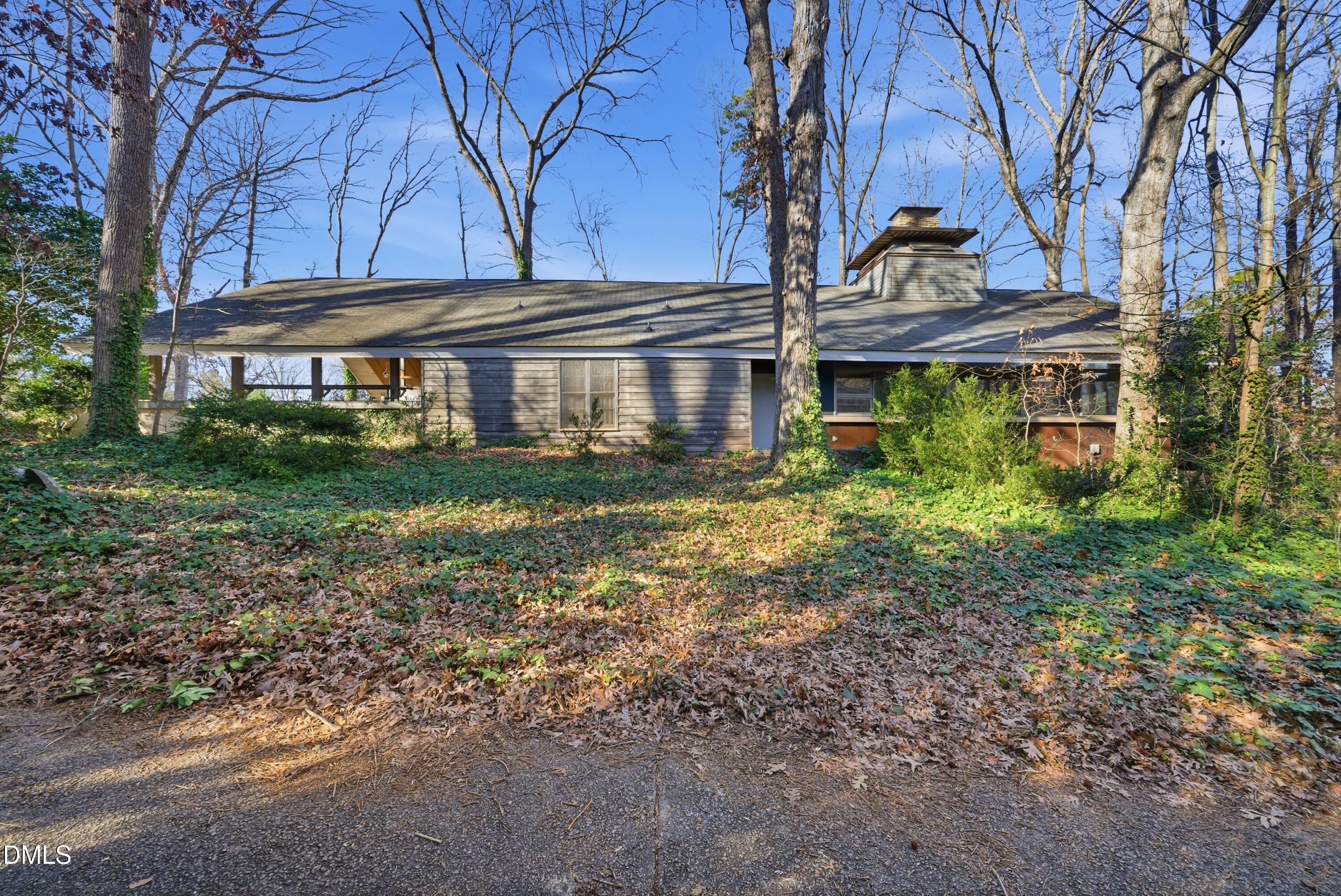3401 Ocotea Street Raleigh, NC 27607 - Photo 4 of 17 DSC07071
