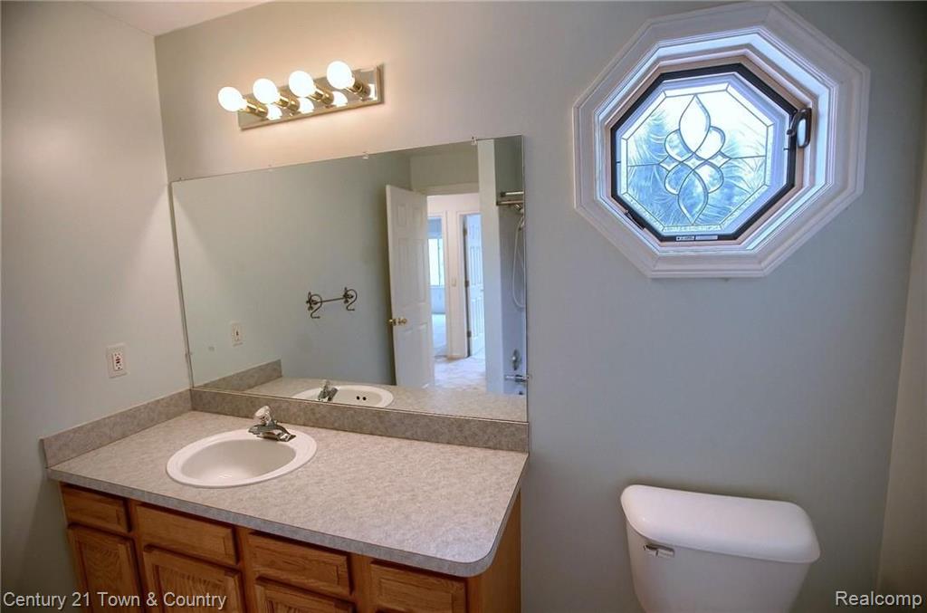 2187 Crystal Drive Rochester Hills, MI 48309 - Photo 22 of 32