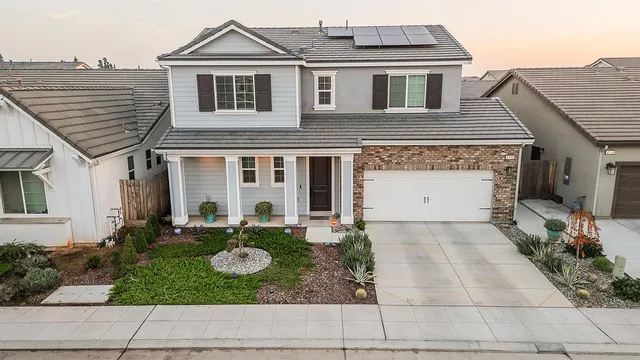 $595,000 | 4148 Beverly Avenue, Clovis, CA 93619