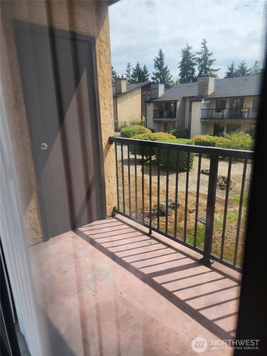 14510 124th Avenue Northeast, Unit B141 Kirkland, WA 98034 - Photo 15 of 17 a balcony view with a garden view