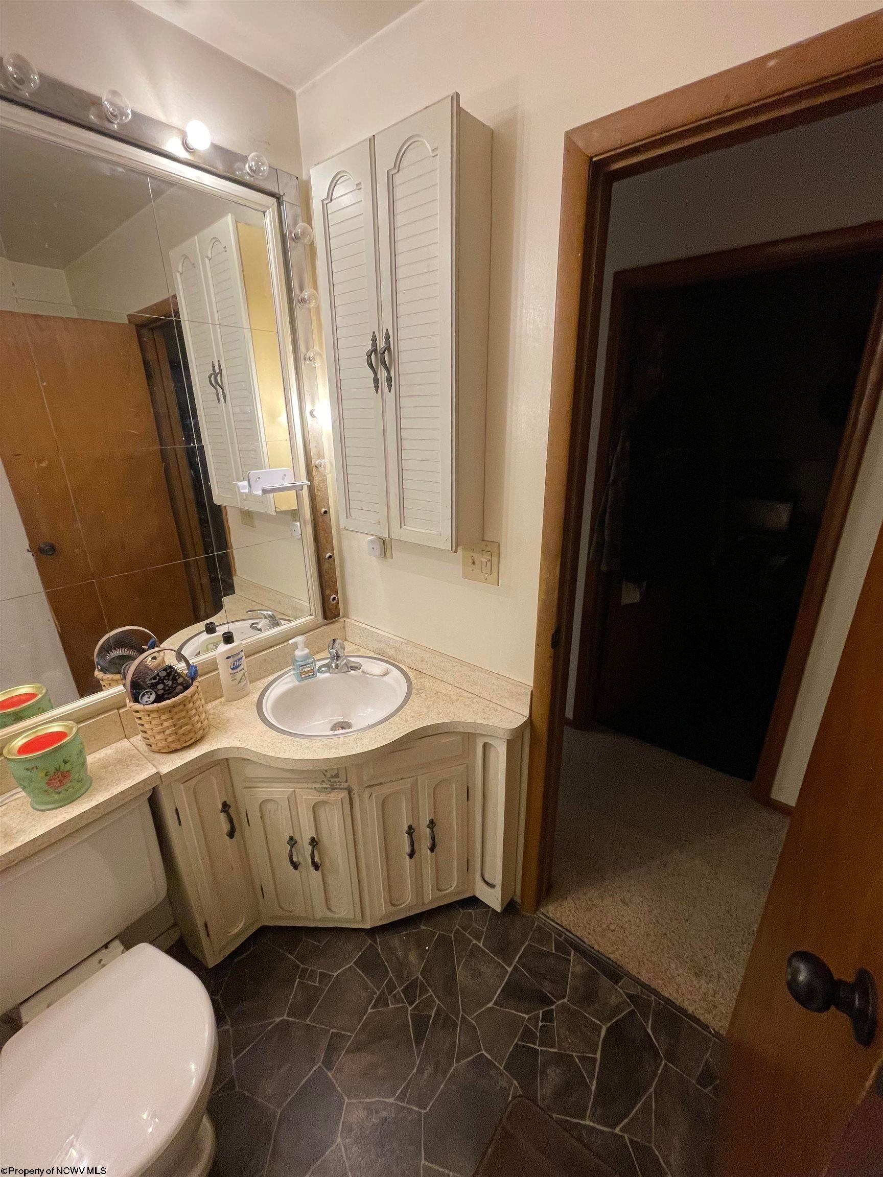 507 Hayhurst Street Rivesville, WV 26588 - Photo 18 of 21 Gallery Image 18