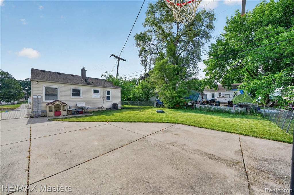4643 Niagara Street Wayne, MI 48184 - Photo 30 of 34