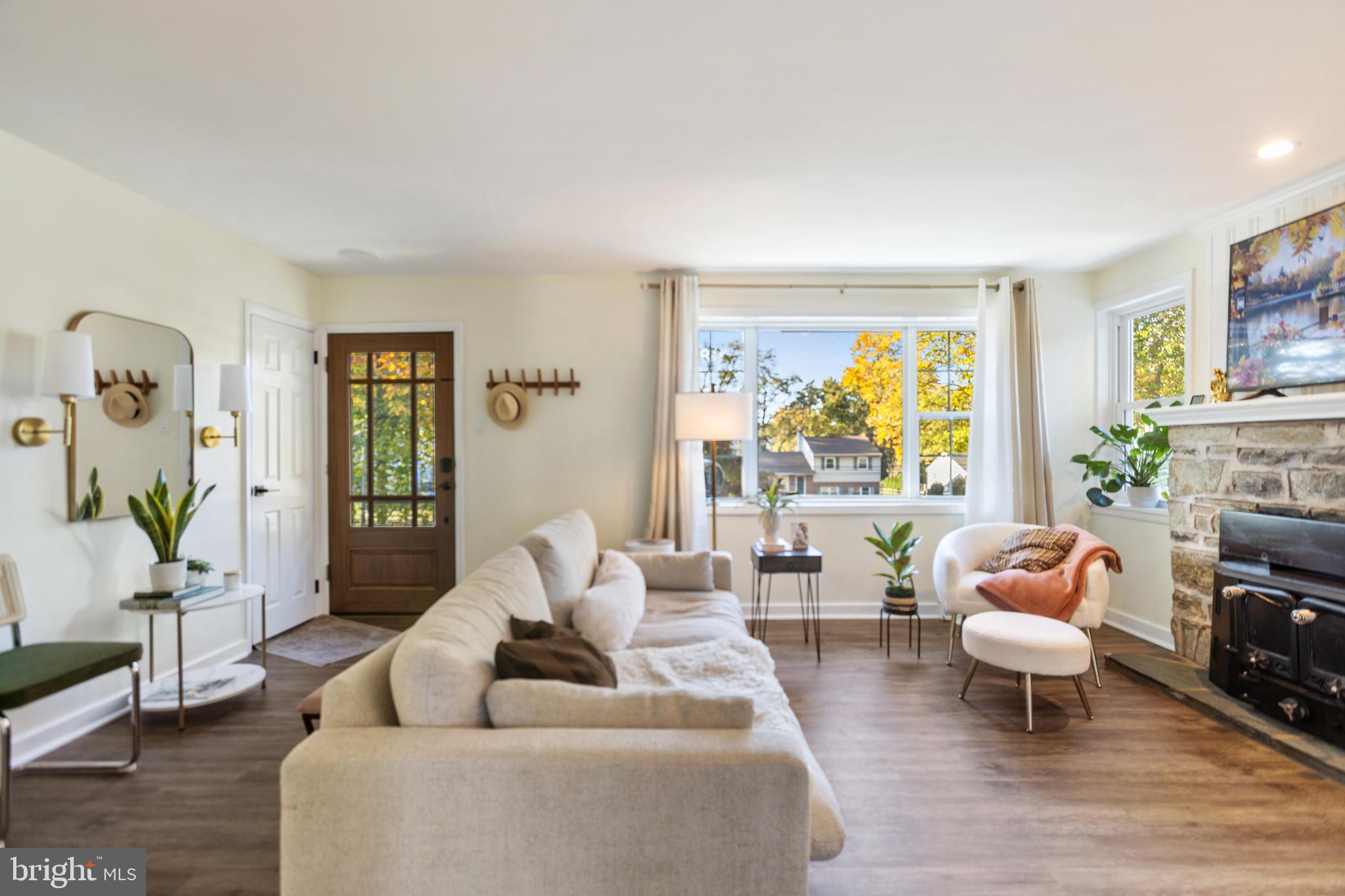 1801 North Hills Avenue Willow Grove, PA 19090 - Photo 6 of 20 a living room with furniture and a large window