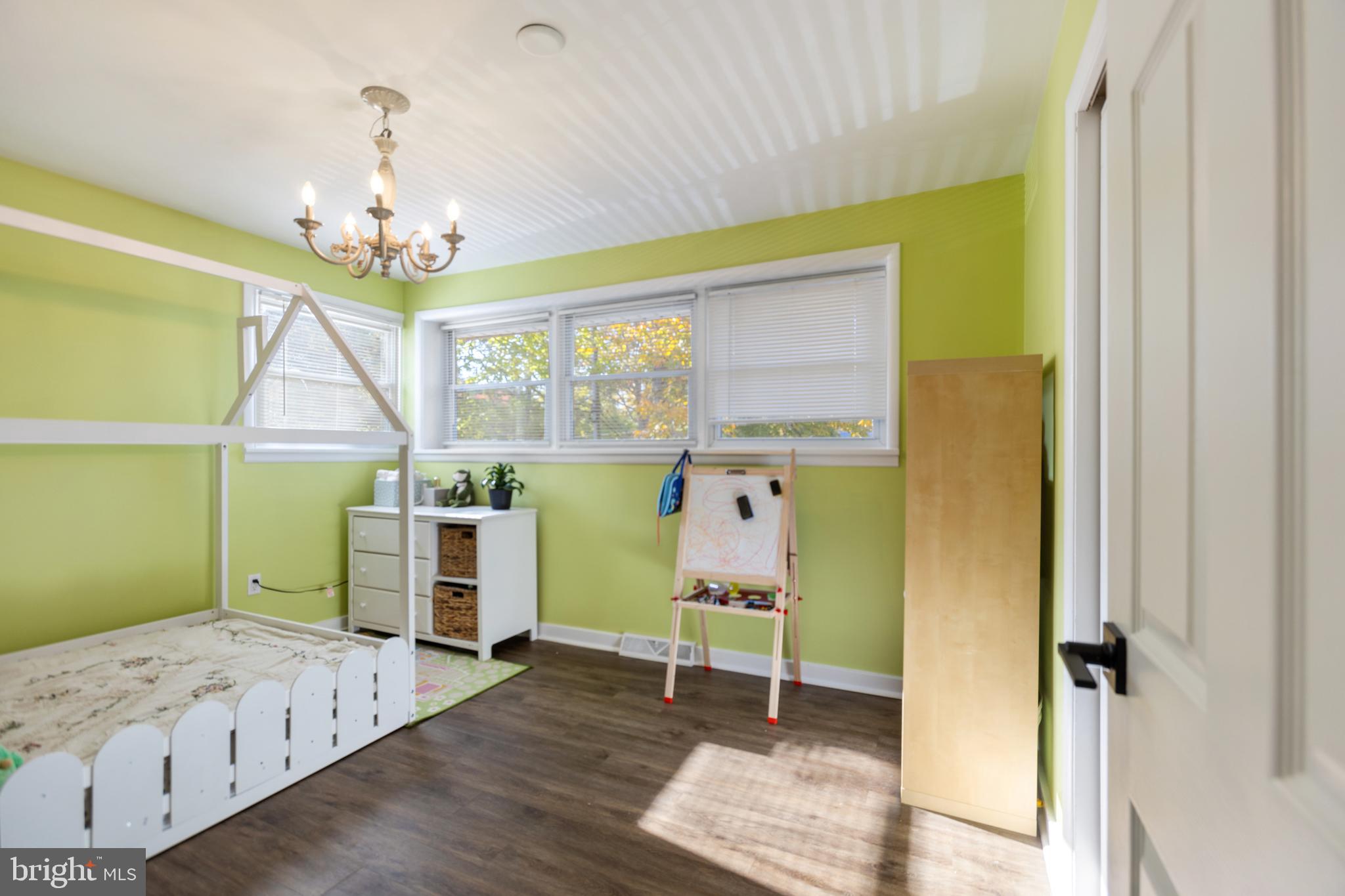 1801 North Hills Avenue Willow Grove, PA 19090 - Photo 7 of 20 a bedroom with a bed and a window