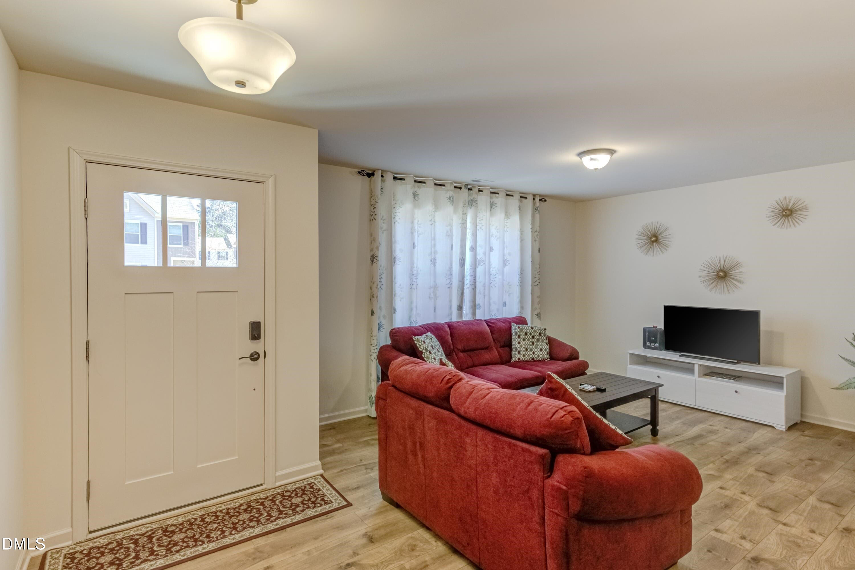 240 Spark Street Raleigh, NC 27606 - Photo 5 of 18 20240912032308333179000000-o