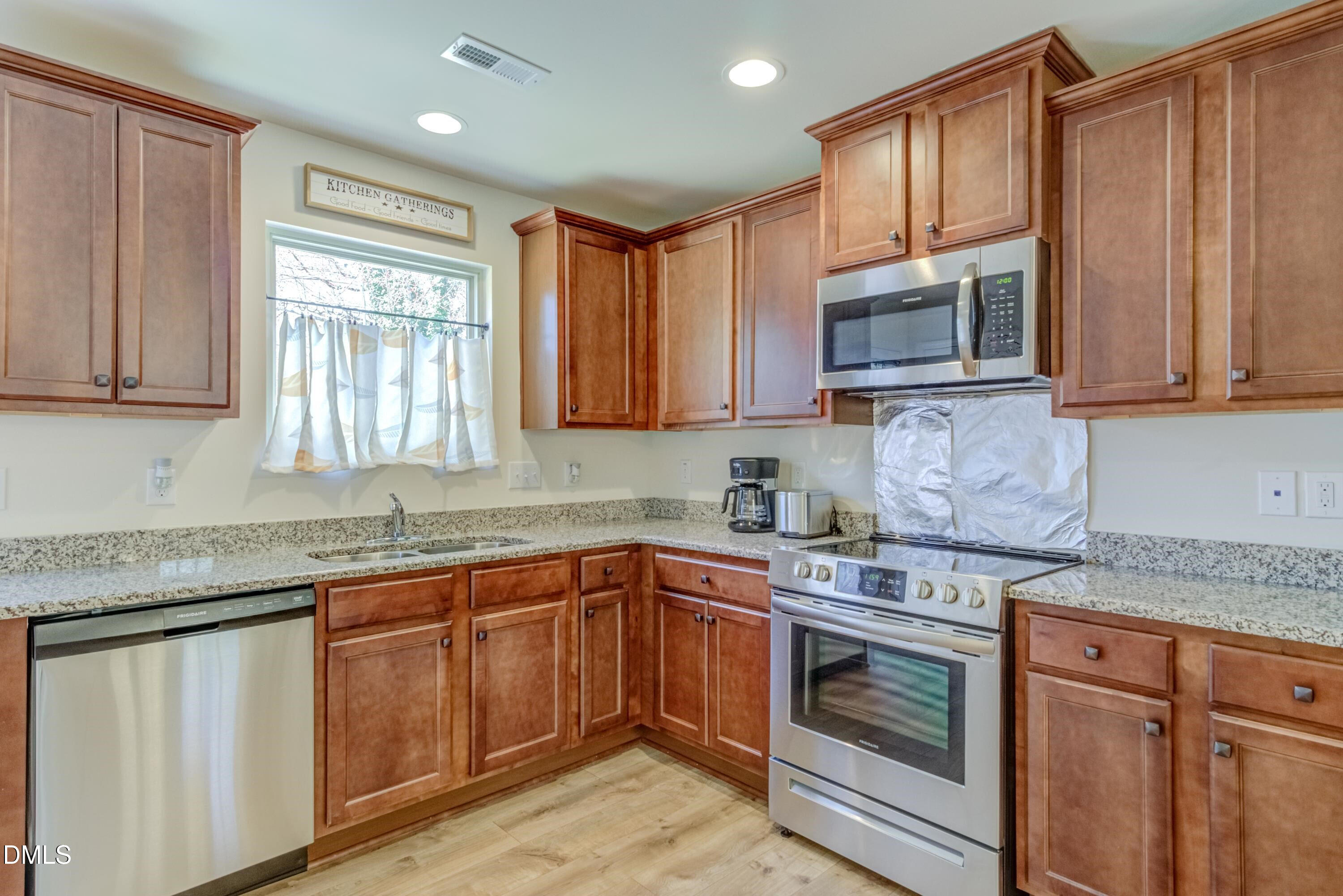 240 Spark Street Raleigh, NC 27606 - Photo 8 of 18 20240912032315831830000000-o