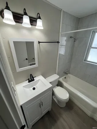 $525,000 | 1660 St Joseph Boulevard, Fort Wayne, IN 46805