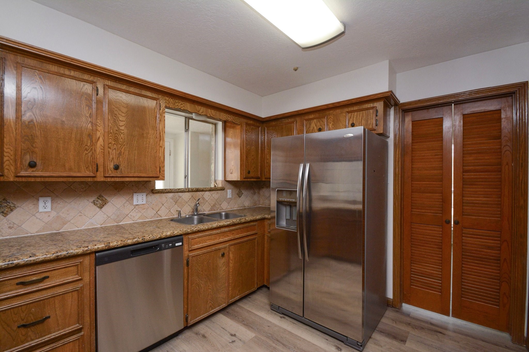 10811 Vickijohn Court Houston, TX 77071 - Photo 7 of 20 Kitchen