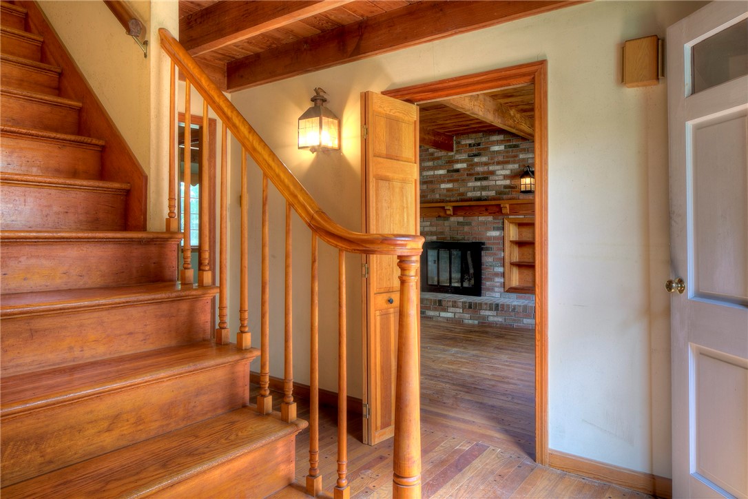 414 Shore Road Westerly, RI 02891 - Photo 2 of 20