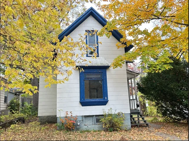 $43,900 | 725 Davis Street, Rockford, IL 61107