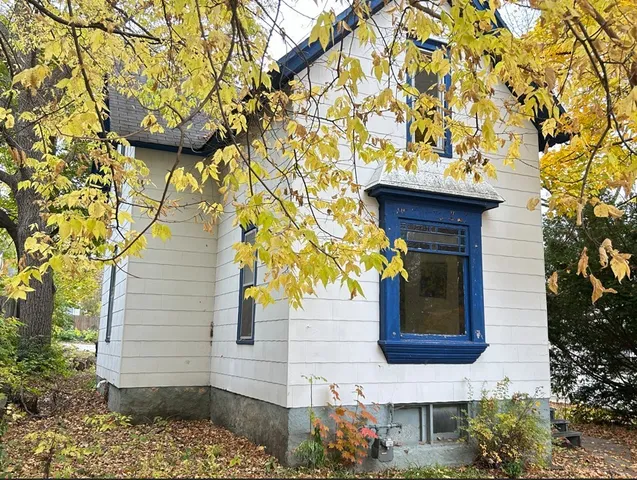 $43,900 | 725 Davis Street, Rockford, IL 61107