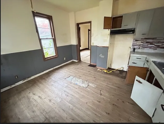 $43,900 | 725 Davis Street, Rockford, IL 61107