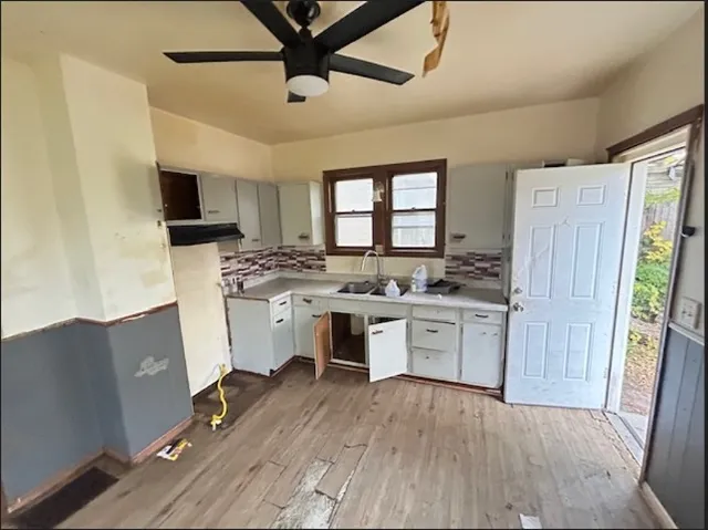 $43,900 | 725 Davis Street, Rockford, IL 61107