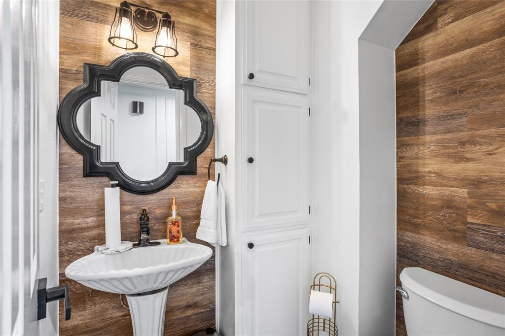 13510 Willow Springs Road Haslet, TX 76052 - Photo 19 of 34 Half bath for guests on the first floor