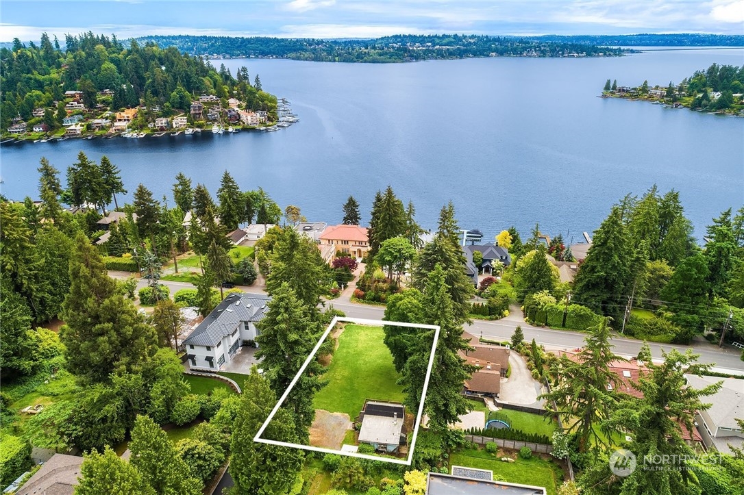 9552 Lake Washington Boulevard Northeast, Bellevue, WA 98004 Compass