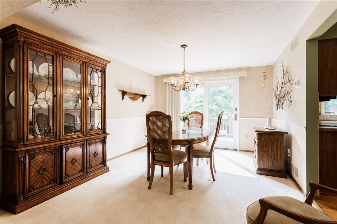 281 Burley Road Rochester, NY 14612 - Photo 8 of 39