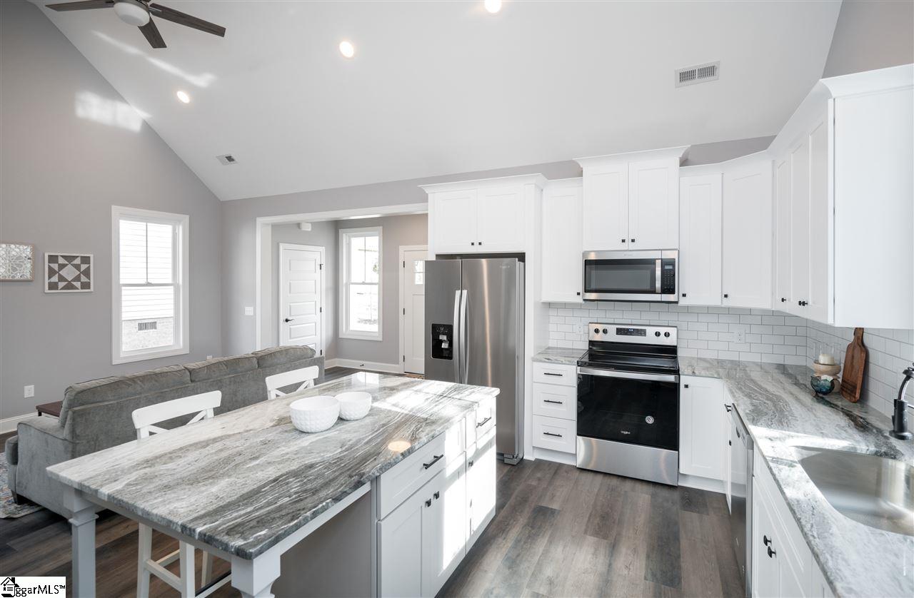 338 Ackley Road Greenville, SC 29607 - Photo 11 of 27