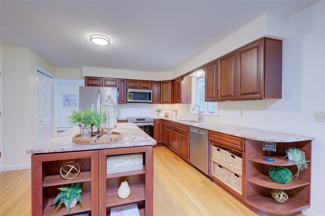31 Edgewater Road Narragansett, RI 02882 - Photo 19 of 48