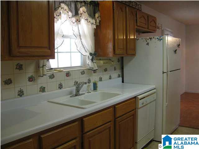 188 Martin Street Sylacauga, AL 35151 - Photo 10 of 27