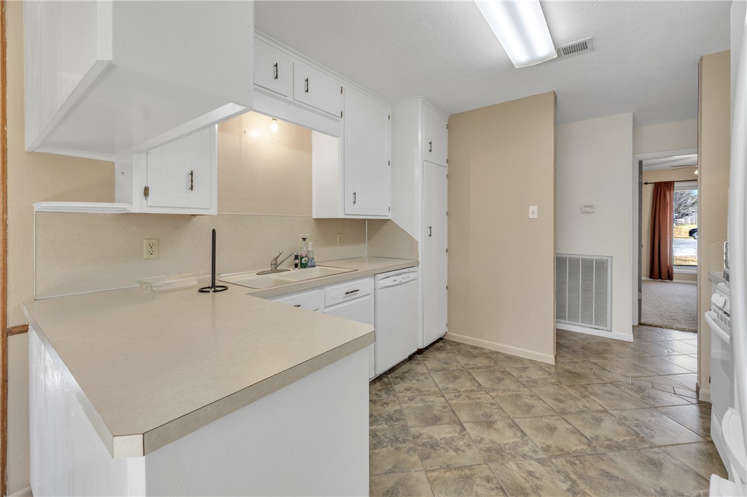 4202 Autumn Circle Bryan, TX 77802 - Photo 9 of 22