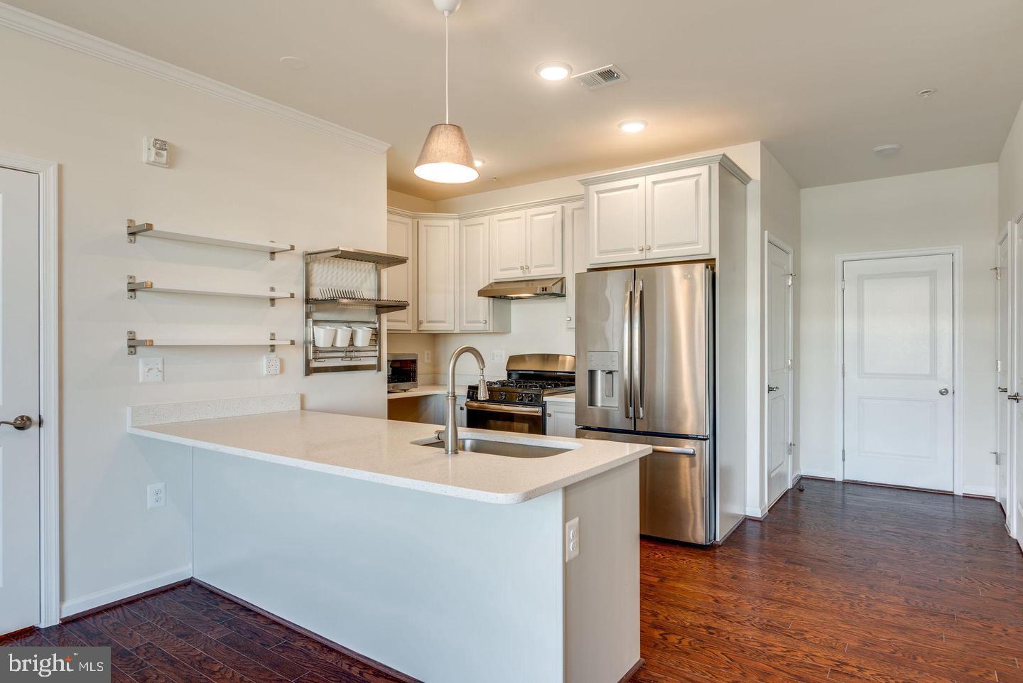 1004 Ribbon Limestone Terrace Southeast Leesburg, VA 20175 - Photo 6 of 17
