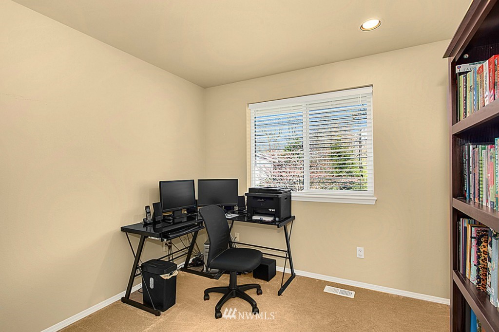 4308 Northeast 6th Place Renton, WA 98059 - Photo 14 of 19