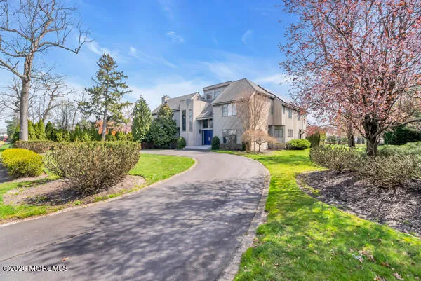 $139,000 | 3 Clover Hill Place, Oakhurst, NJ 07755