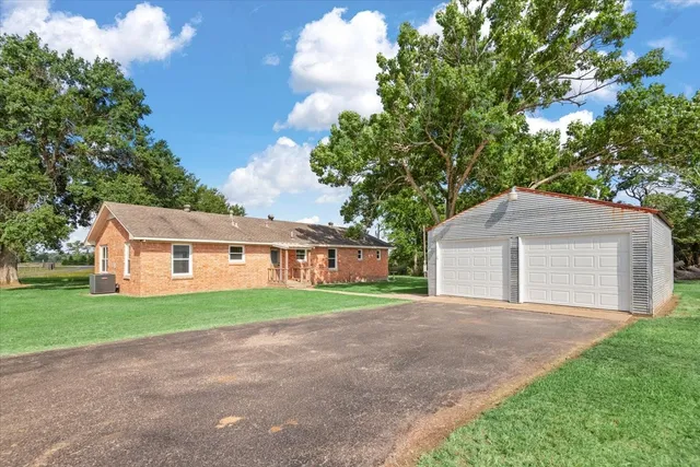 $2,500 | 28792 Waller Gladish Road, Waller, TX 77484