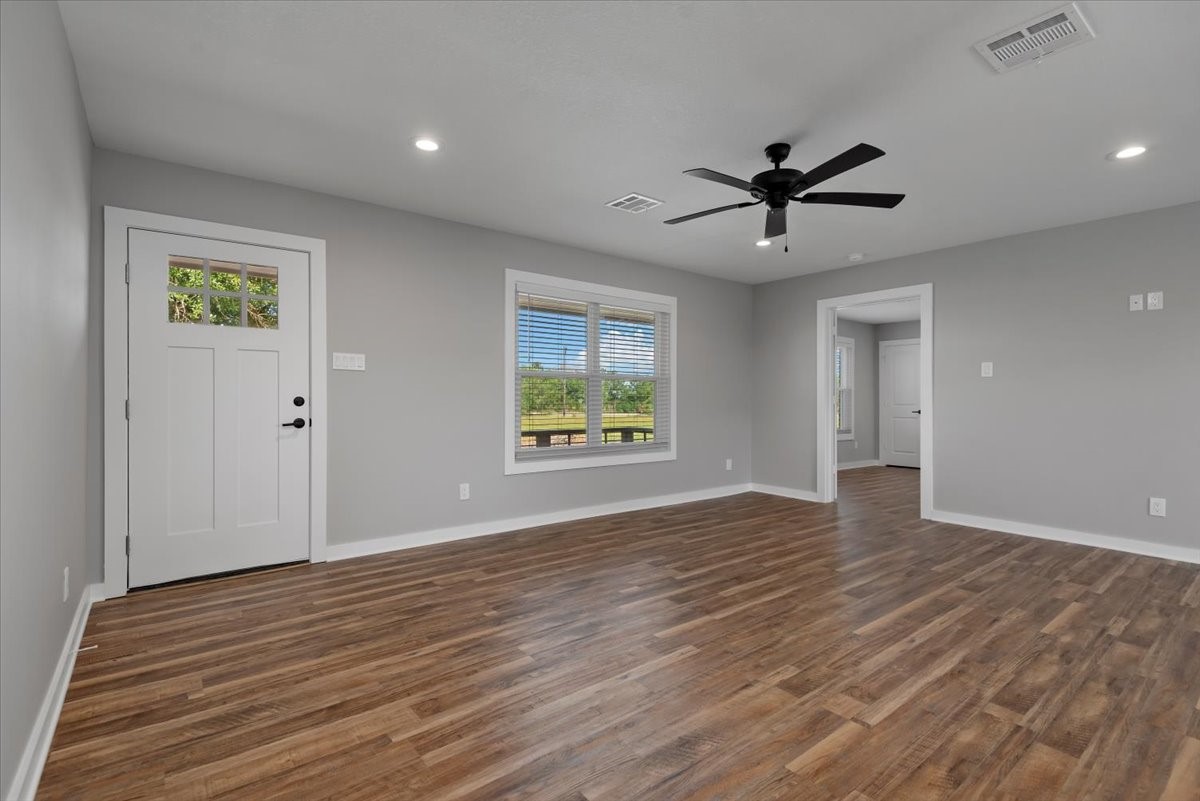 28792 Waller Gladish Road Waller, TX 77484 - Photo 9 of 42