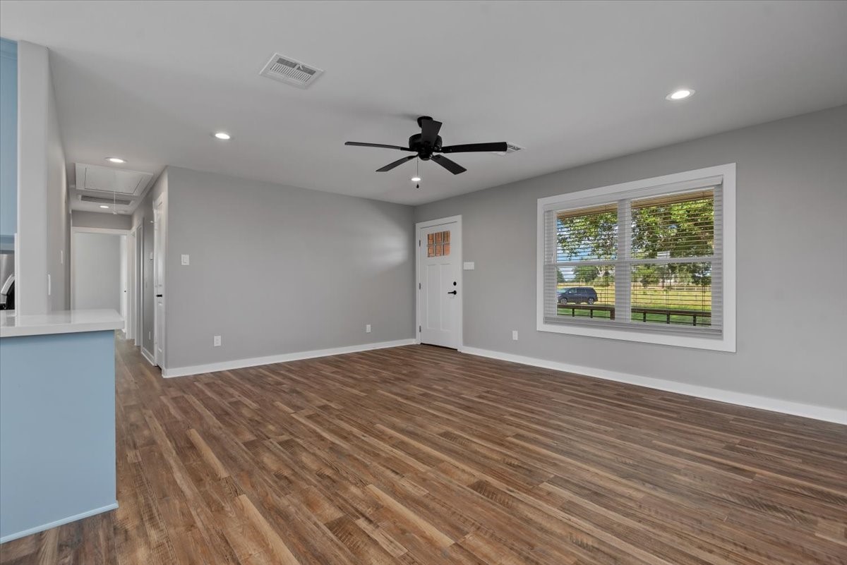 28792 Waller Gladish Road Waller, TX 77484 - Photo 10 of 42