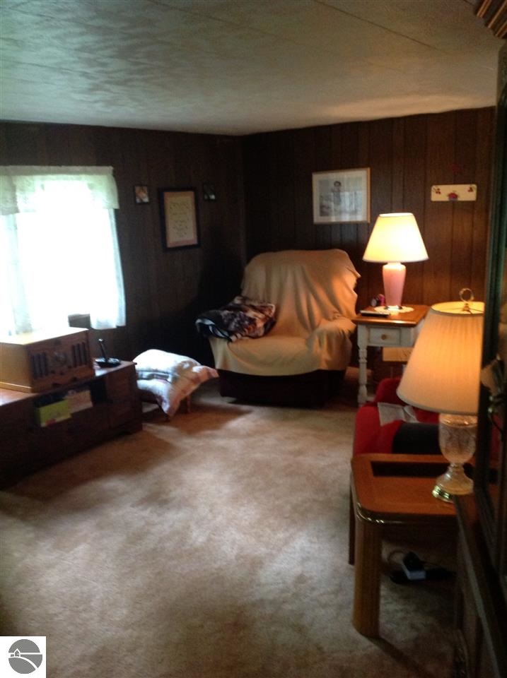 2723 Tonawanda Road Grawn, MI 49637 - Photo 19 of 53 1775030-19.JPG