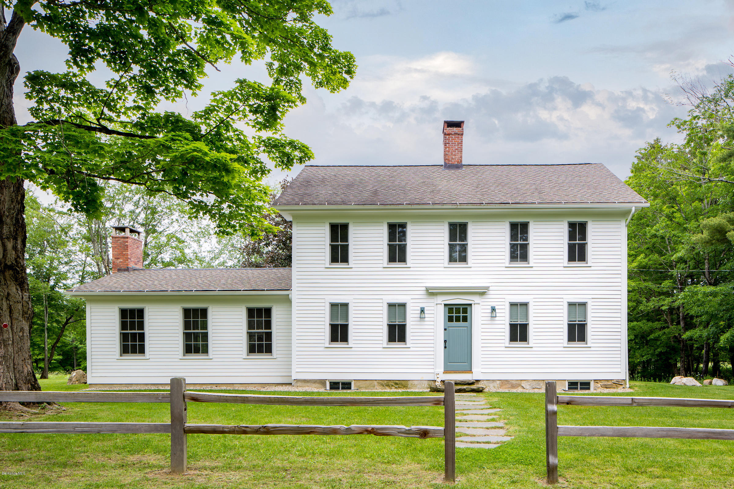 304 Hickey Hill Rd
