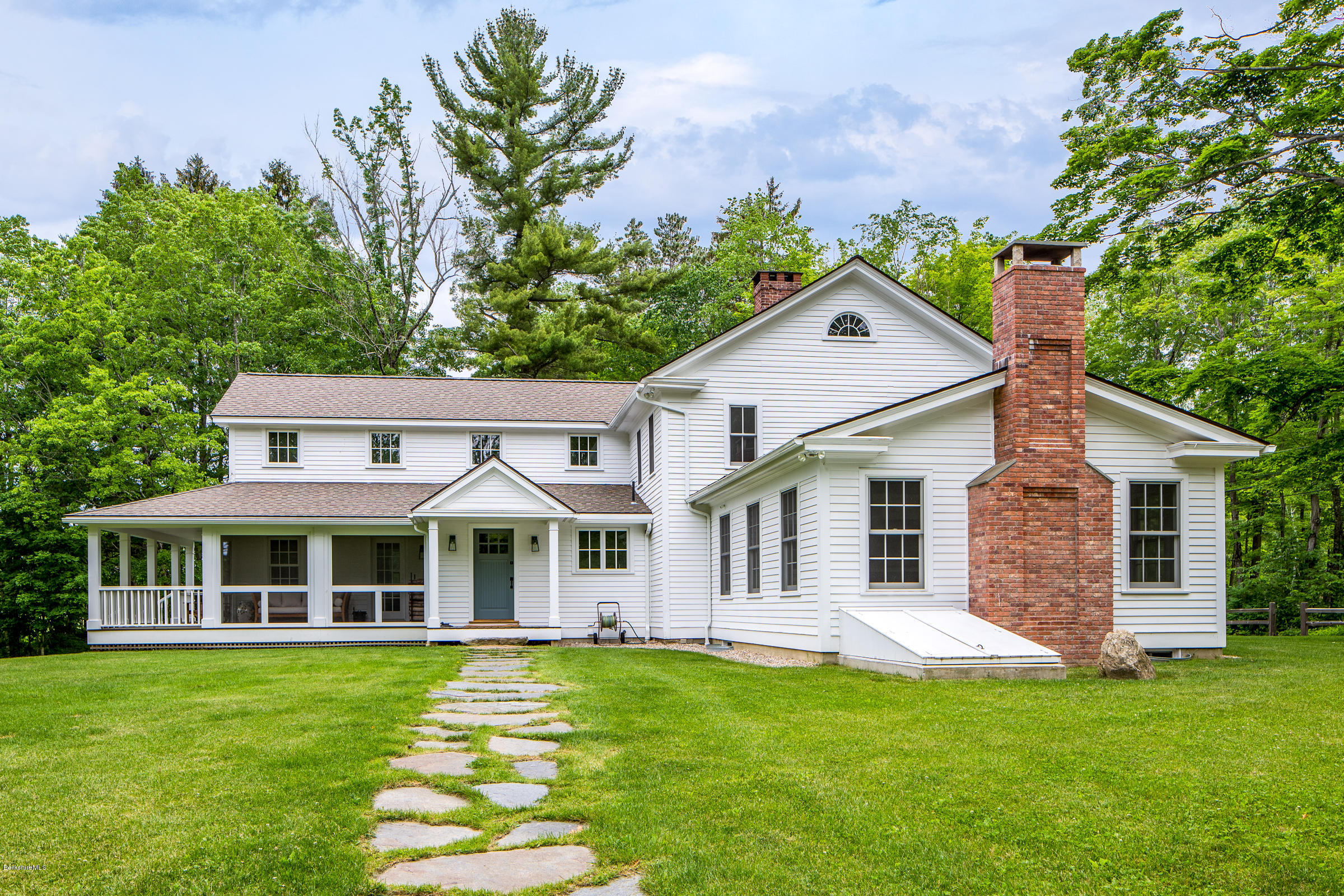 304 Hickey Hill Rd