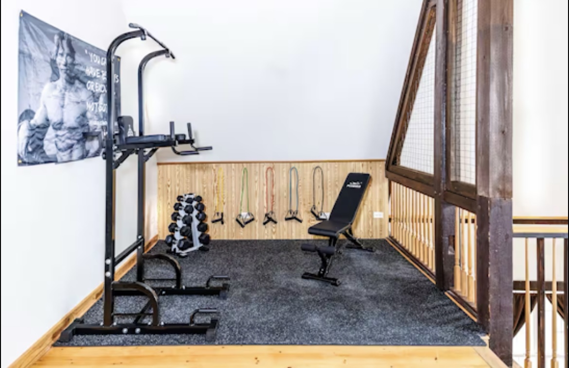 9439 Corneils Road Bristol, IL 60512 - Photo 18 of 44 a view of a room with gym equipment