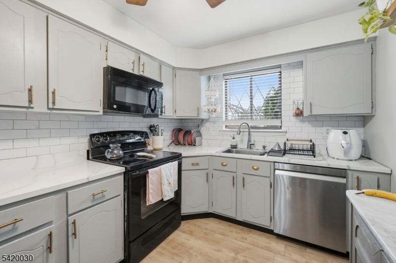 76 Farm Road, Unit A Hillsborough, NJ 08844 - Photo 14 of 35