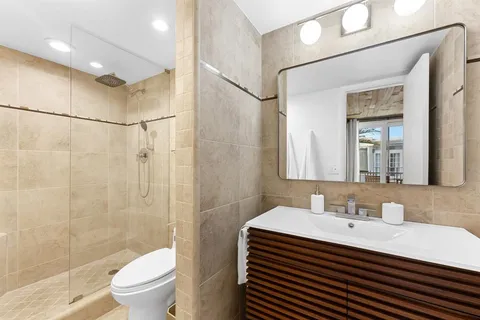 $449,000 | 656 Kensington Place, Unit 12B, Fort Lauderdale, FL 33305