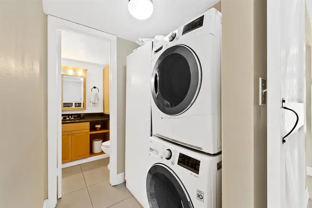 $449,000 | 656 Kensington Place, Unit 12B, Fort Lauderdale, FL 33305