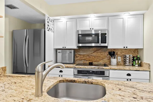 $449,000 | 656 Kensington Place, Unit 12B, Fort Lauderdale, FL 33305