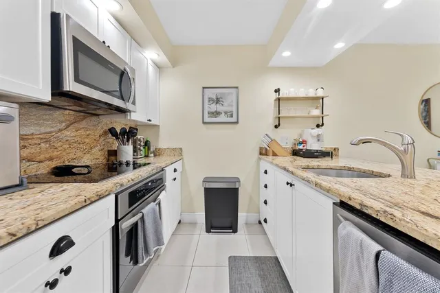 $449,000 | 656 Kensington Place, Unit 12B, Fort Lauderdale, FL 33305