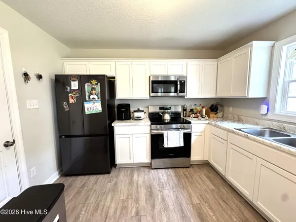 $2,450 | 1109 Carteret Mnr Drive, Jacksonville, NC 28546