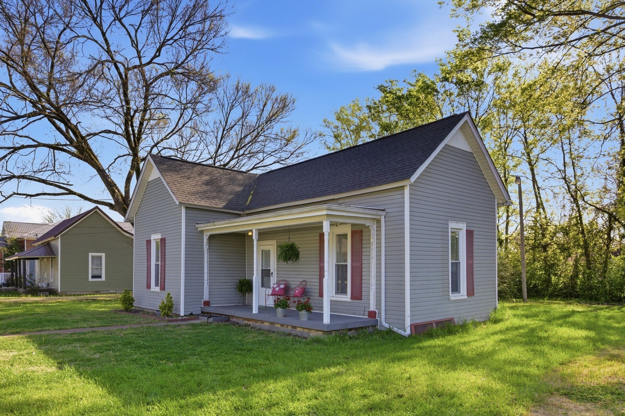 102 Locust Street Mount Pleasant, TN 38474 - Photo 2 of 27
