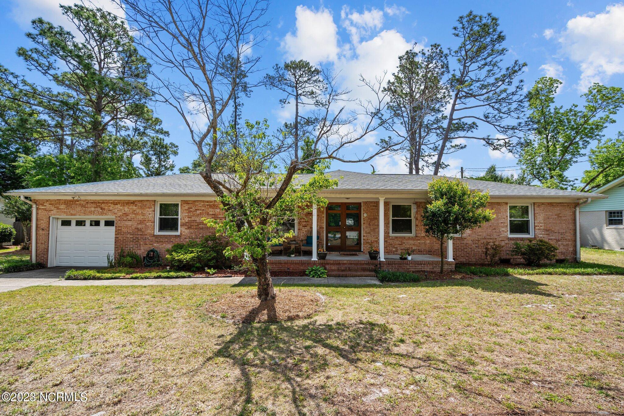 218 Windemere Road Wilmington, NC 28405 - Photo 7 of 57 51-web-or-mls-DSC03951