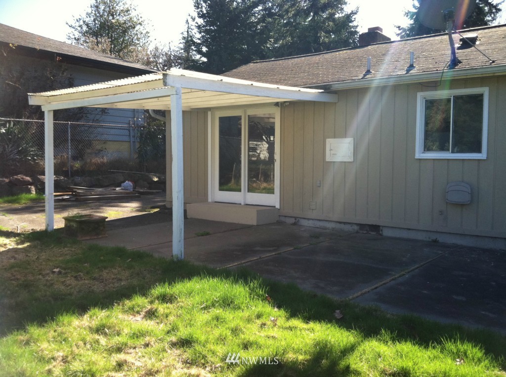 7915 228th Street Southwest Edmonds, WA 98026 - Photo 11 of 14 Gallery Image 11