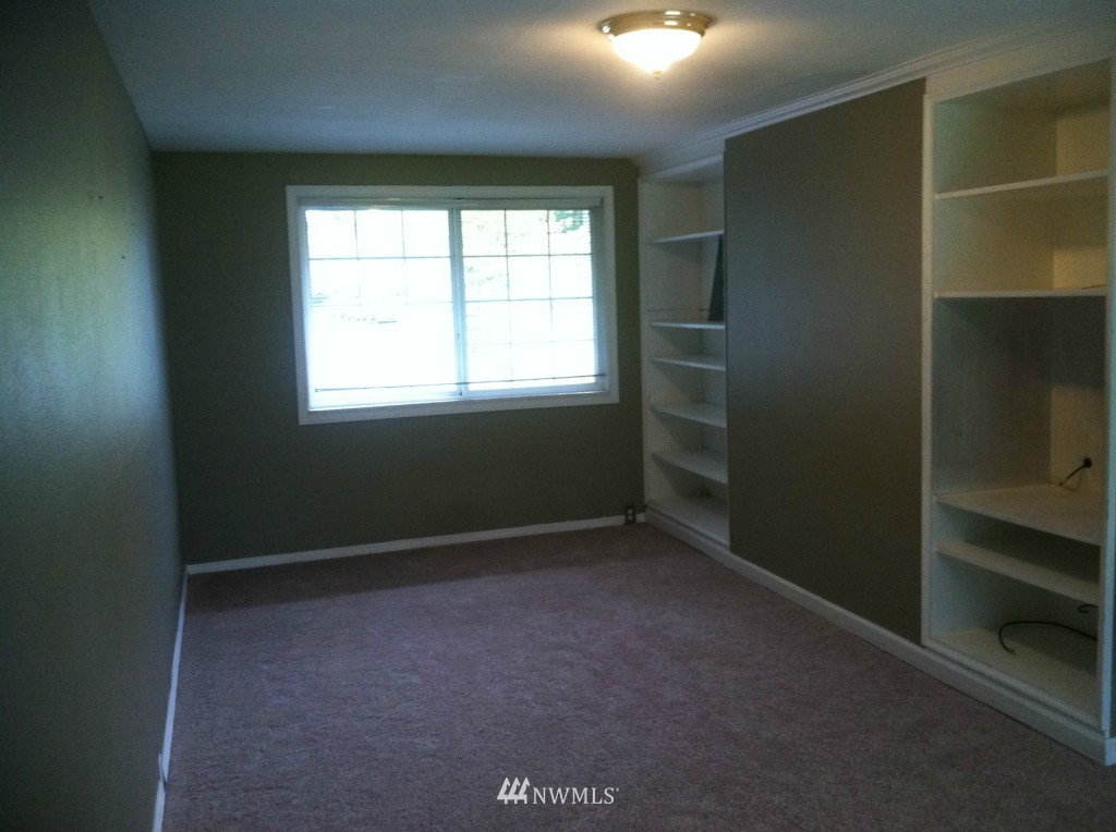 7915 228th Street Southwest Edmonds, WA 98026 - Photo 7 of 14 Gallery Image 7