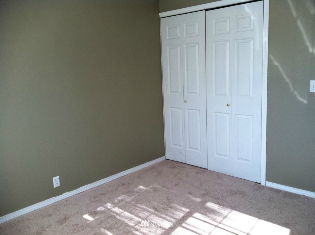 7915 228th Street Southwest Edmonds, WA 98026 - Photo 8 of 14 Gallery Image 8