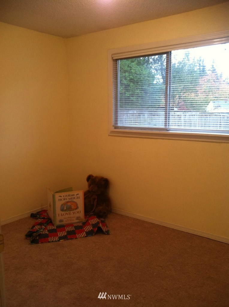 7915 228th Street Southwest Edmonds, WA 98026 - Photo 10 of 14 Gallery Image 10